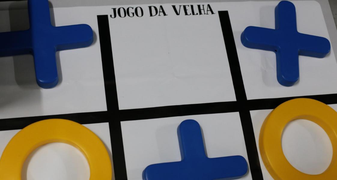 Exposição no RibeirãoShopping resgata antigas brincadeiras infantis