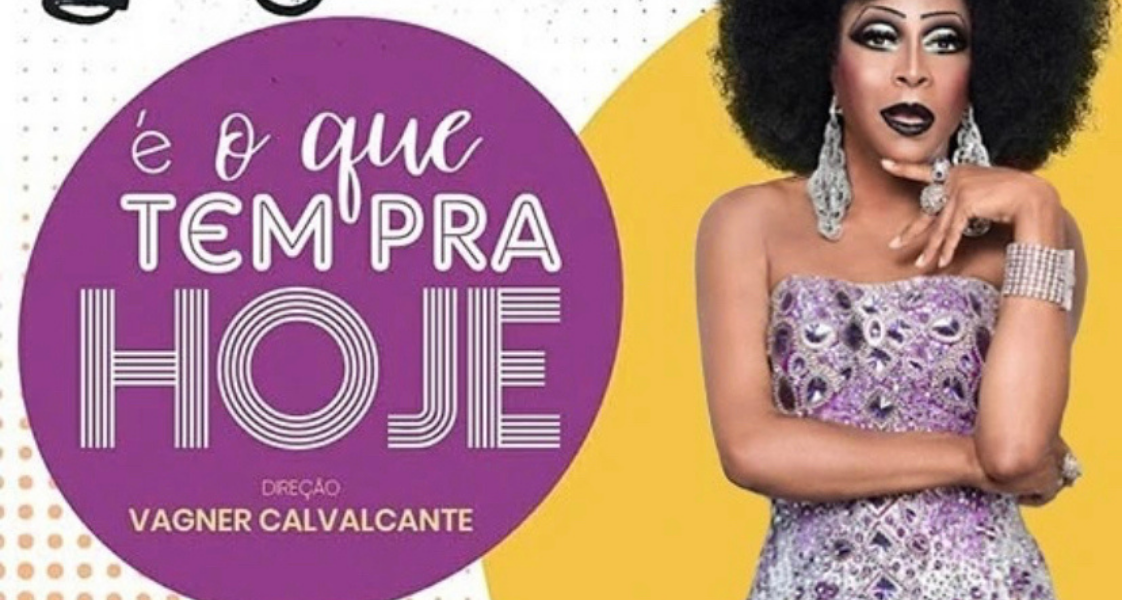 Silvetty Montilla sobe ao palco do Teatro  Municipal
