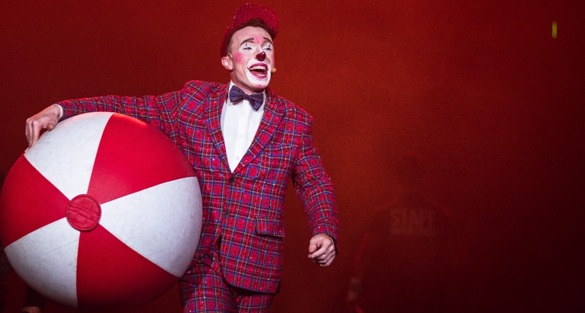Mirage Circus prorroga temporada com ingressos solidários e arrecadação de mantimentos para apoiar vítimas das enchentes no Rio Grande do Sul