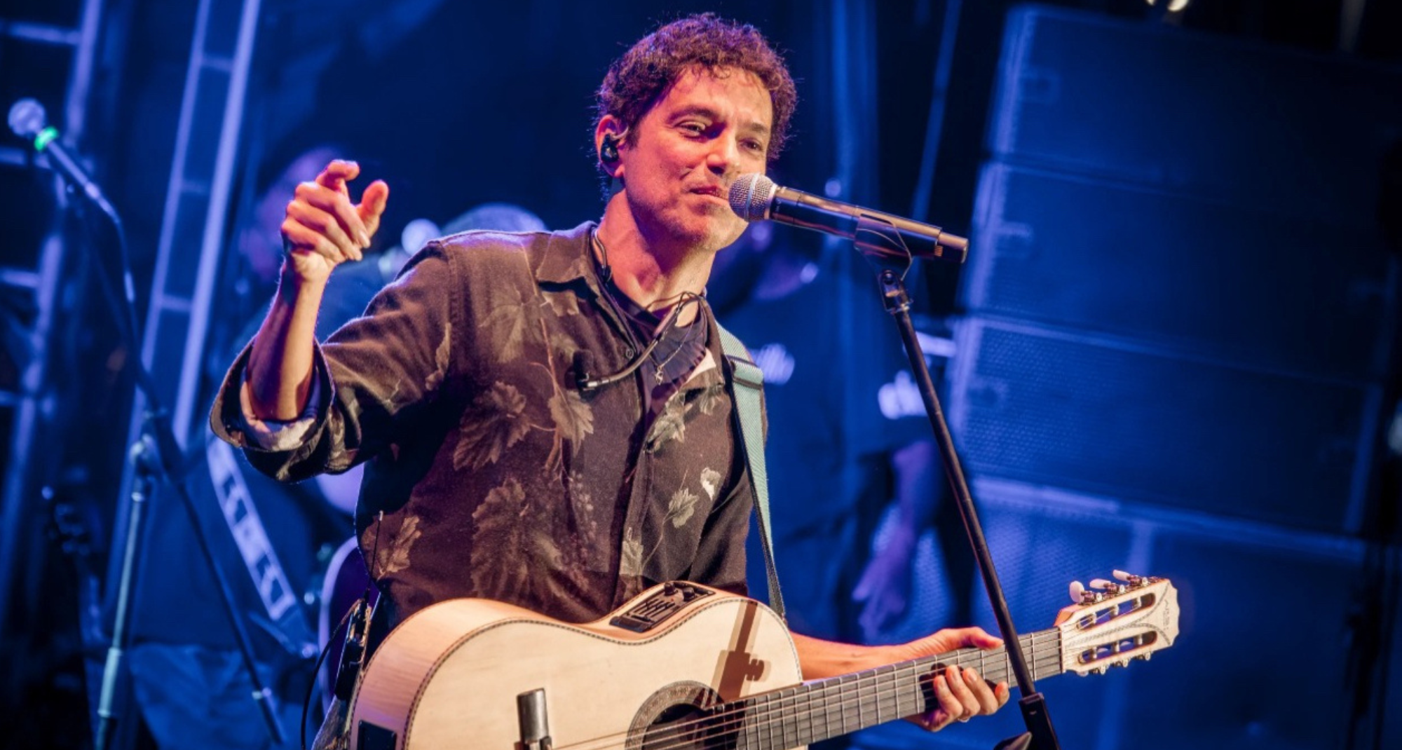 Jorge Vercillo celebra 30 anos de carreira e retorna a Ribeirão Preto com o show “JV30 Part II – Mais um final feliz” no Multiplan Hall